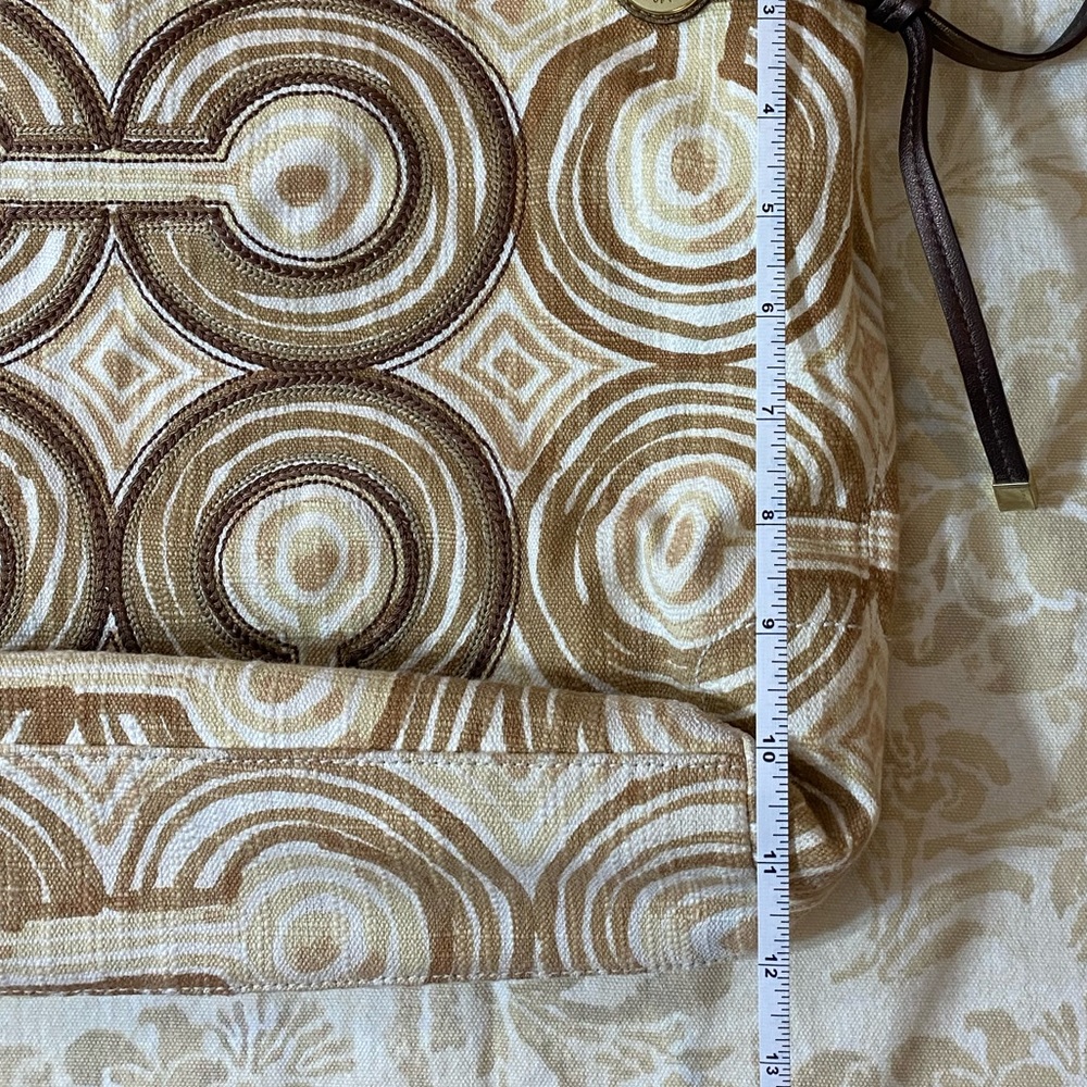 Coach tote - EUC - zipper closure- canvas - Picture 12 of 13